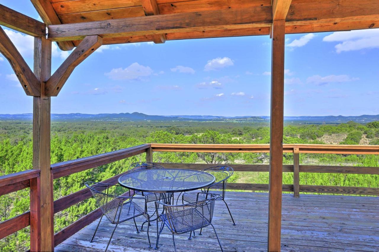 Utopia Family Home With Mountain Viewing Deck! Luaran gambar