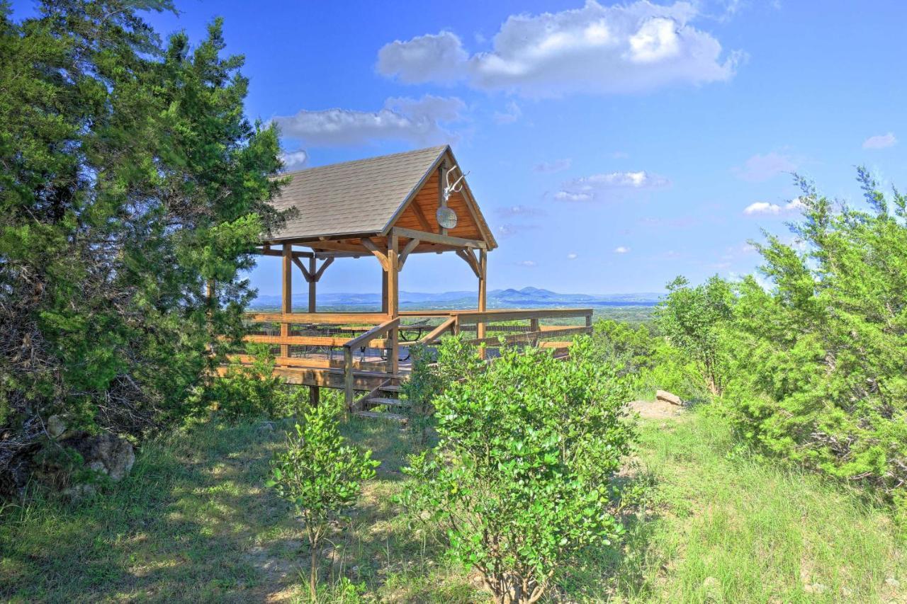 Utopia Family Home With Mountain Viewing Deck! Luaran gambar